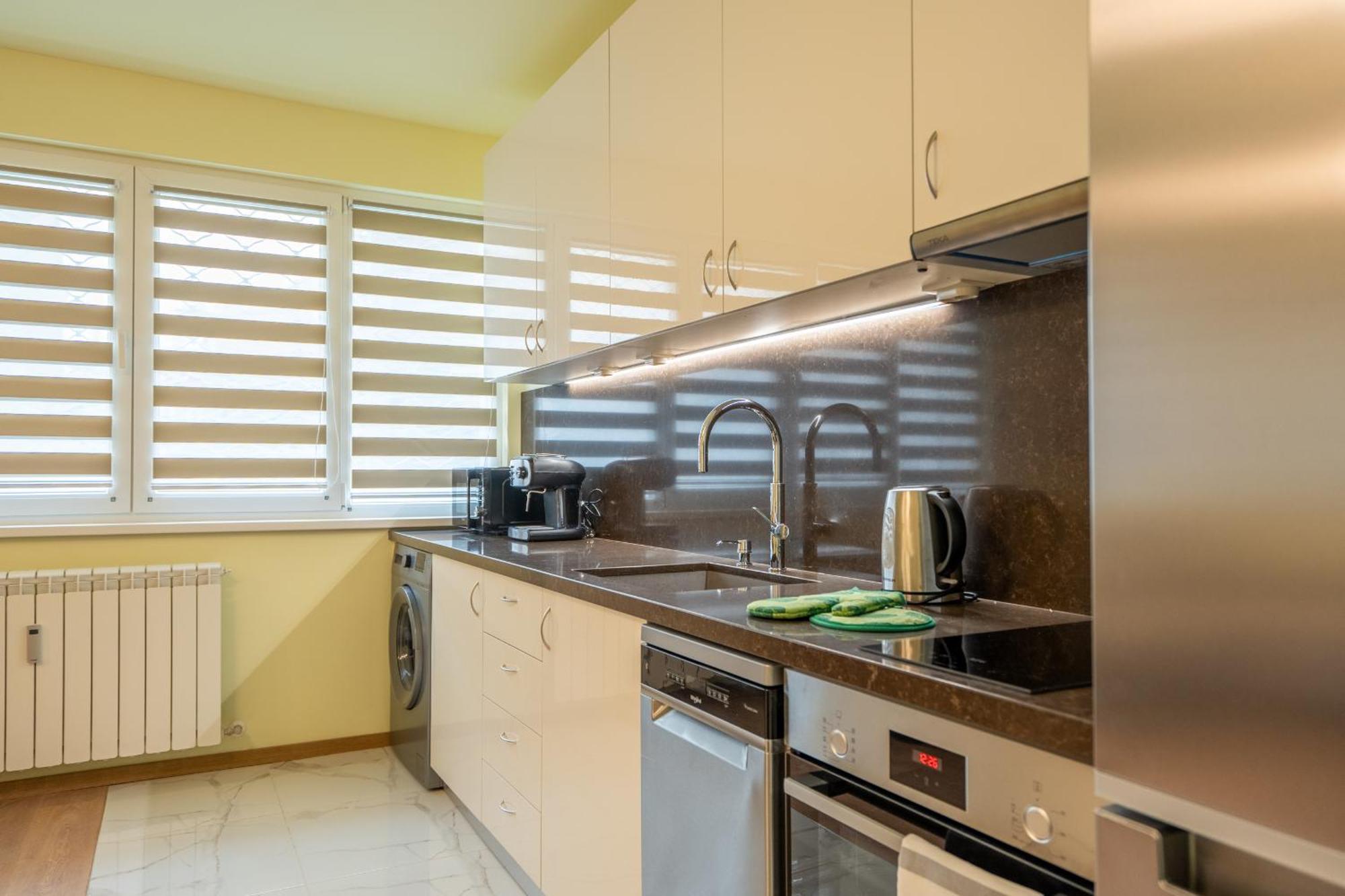 Top Location Central New & Spacious 3 Bdr Apt Medical Academy Sofia Exterior photo