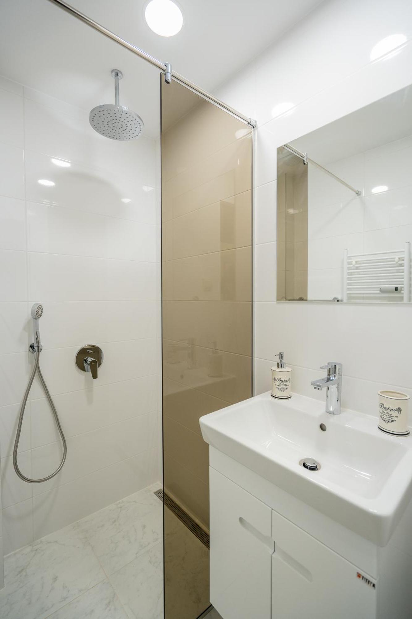 Top Location Central New & Spacious 3 Bdr Apt Medical Academy Sofia Exterior photo