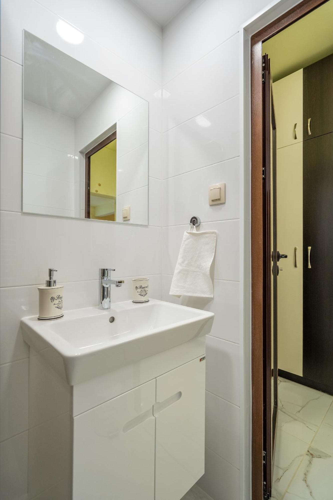 Top Location Central New & Spacious 3 Bdr Apt Medical Academy Sofia Exterior photo