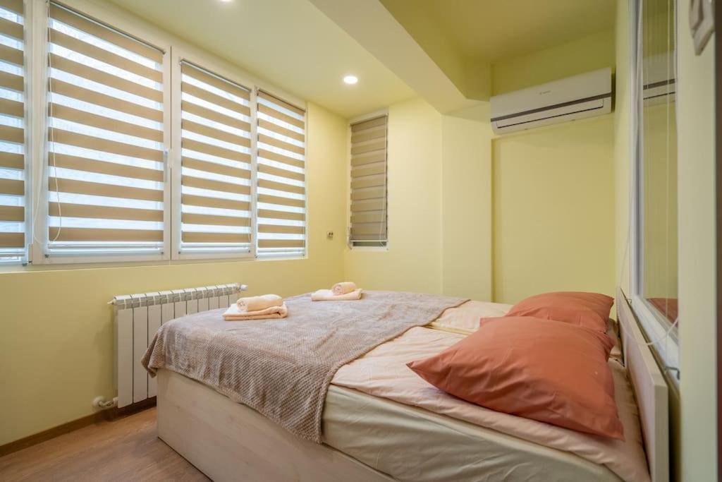 Top Location Central New & Spacious 3 Bdr Apt Medical Academy Sofia Exterior photo