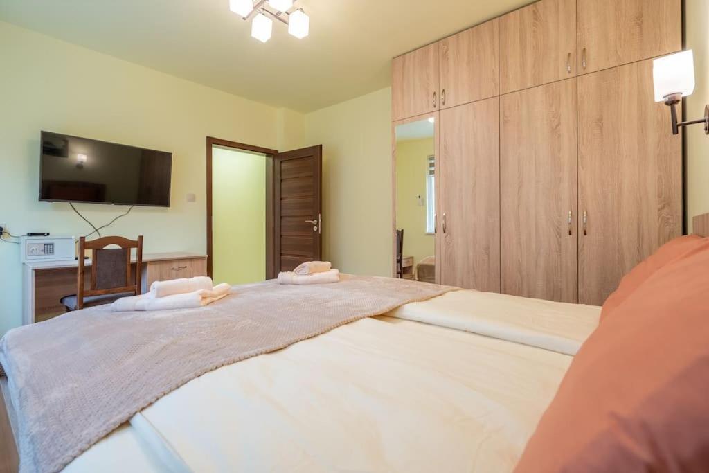 Top Location Central New & Spacious 3 Bdr Apt Medical Academy Sofia Exterior photo