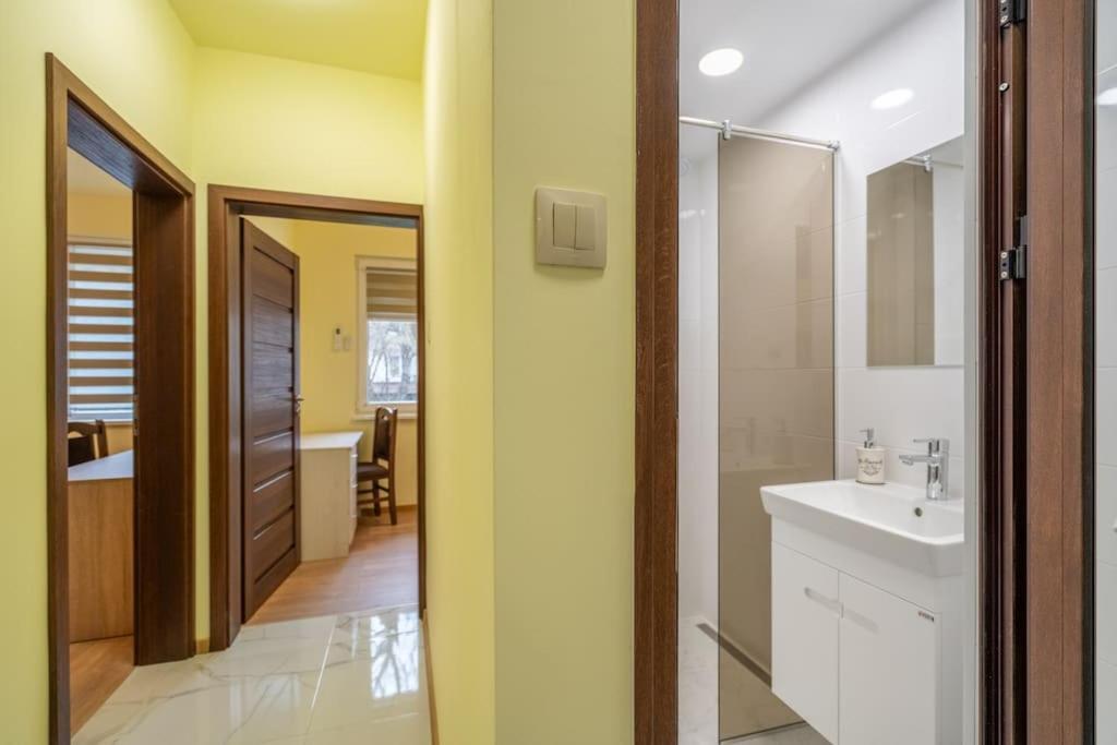 Top Location Central New & Spacious 3 Bdr Apt Medical Academy Sofia Exterior photo